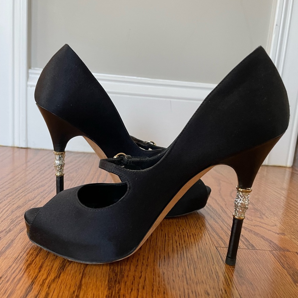 GUCCI Black Satin Crystal Bamboo Peeptoe. Size 36.